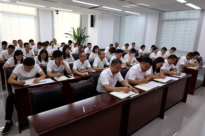 黃賓到建投建工組織三個(gè)黨支部召開(kāi)黨員集中學(xué)習(xí)暨沖刺一百天工作督辦會(huì) (2).JPG