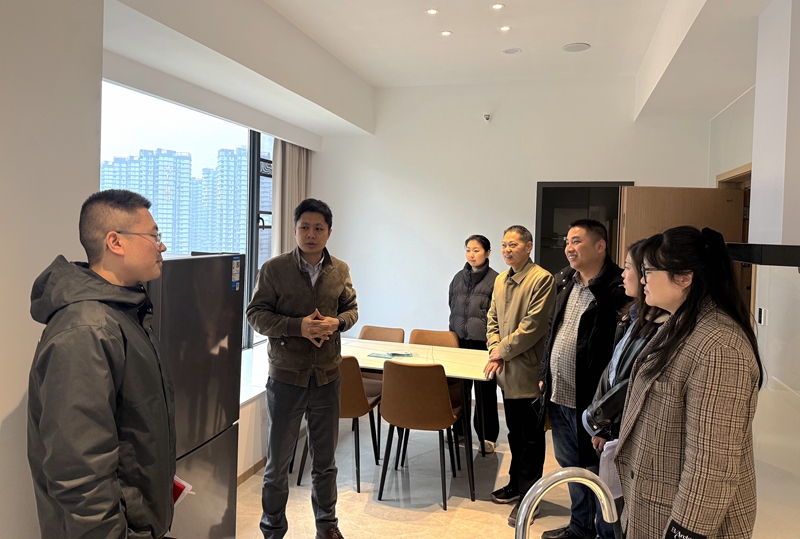 市委人大局副局長余洪吉到保障性租賃住房改造項目（人才公寓）考察 (2).jpg